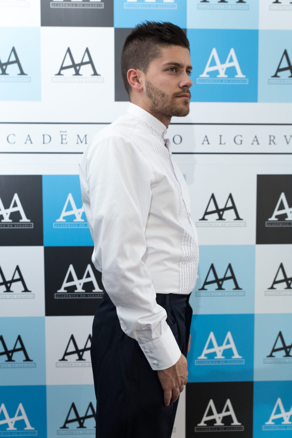 Camisa Masculina do Traje da Universidade do Algarve - Image 5