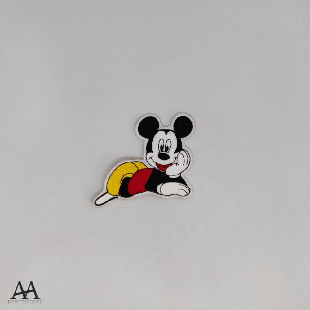 Mickey Deitado